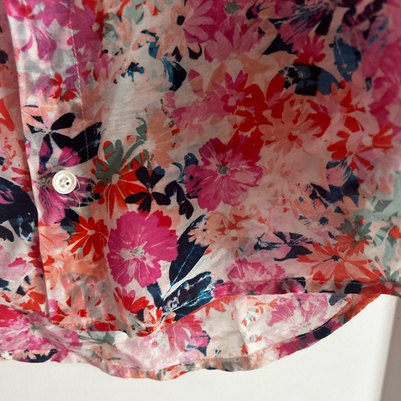 J CREW floral Button down -cotton/silk blend so it’s very soft and comfy! - Picture 8 of 11
